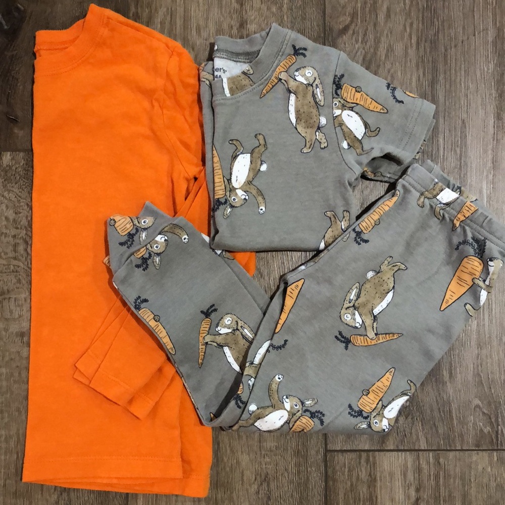 Like new - CARTER’S Peter Rabbit PJ set - Picture 4 of 4